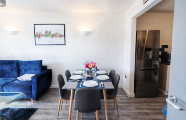 Blue Apartment in Peterborough - Photo 13