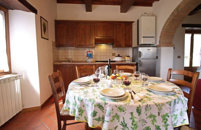 Authentic Farmhouse with Pool, Hot Tub, Playground, Garden - Photo 9