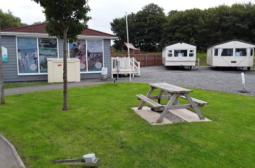 Photo 22 - 3 bed Caravan Suzie 1,10 Mins From Beach Suzie 1