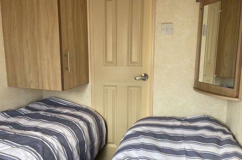 Photo 2 - 3-bed Caravan in Walton on the Naze