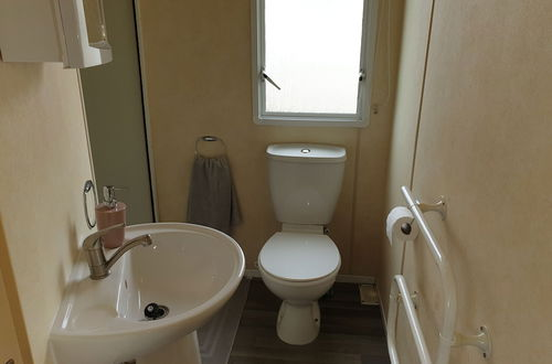 Photo 15 - 3-bed Caravan in Walton on the Naze