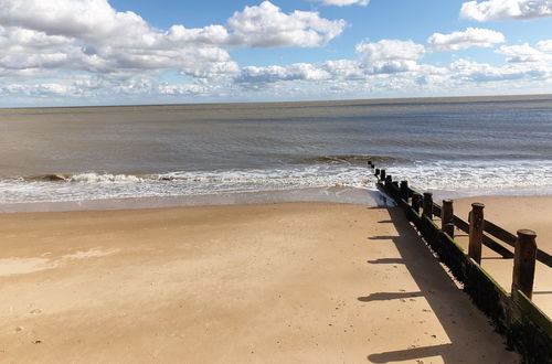 Photo 27 - 3-bed Caravan in Walton on the Naze