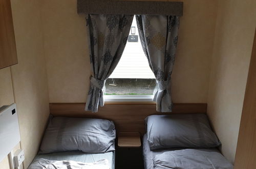 Photo 4 - 3-bed Caravan in Walton on the Naze