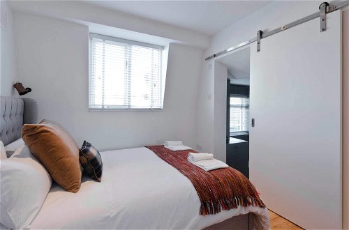 Photo 15 - Bright and Modern Bayswater Apartment