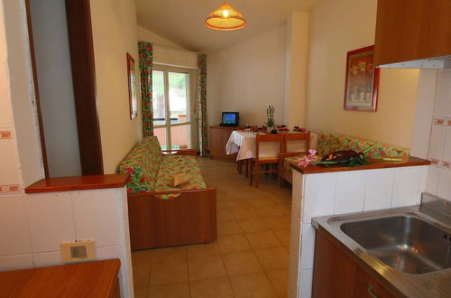 Foto 10 - Lovely Holiday Home in Giannella near Beach