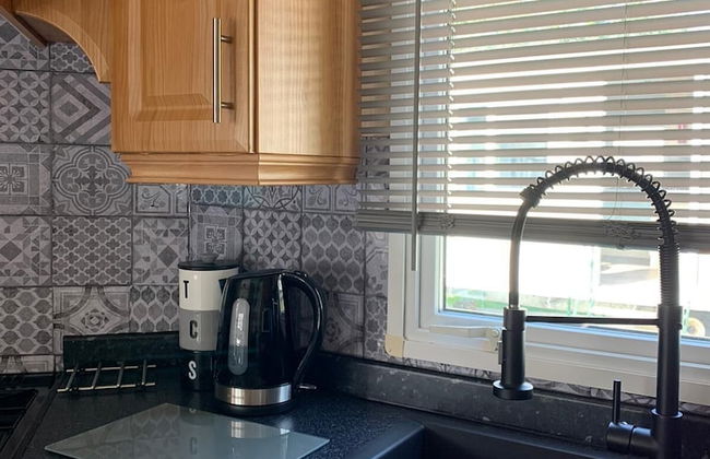 Beautiful 3-bed Caravan on Holiday Park - Foto 4