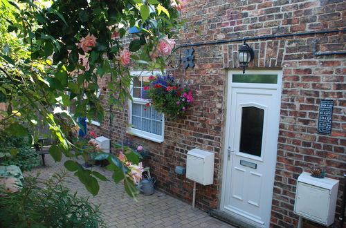 Photo 1 - Saltburn Holidays Bluebell Cottage