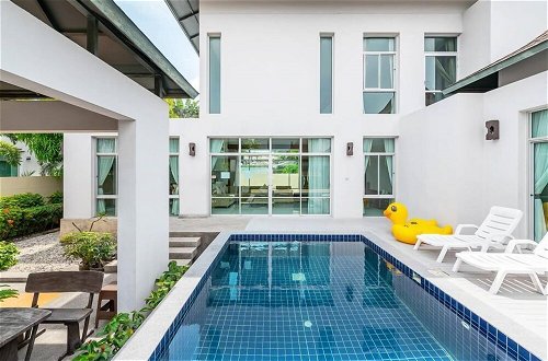 Photo 21 - AnB Pool Villa 3BR Glass House in Pattaya