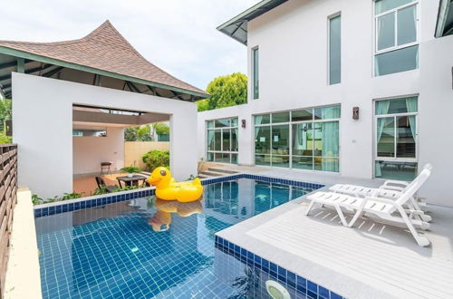 Photo 16 - AnB Pool Villa 3BR Glass House in Pattaya
