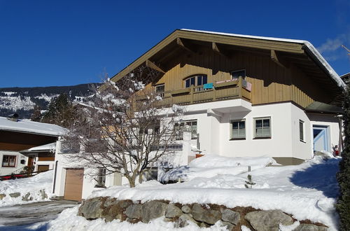 Photo 21 - Spacious Holiday Home in Salzburg With Mountain View