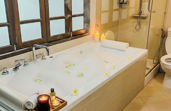 Royal Suite Hotel Bangkok - Photo 80
