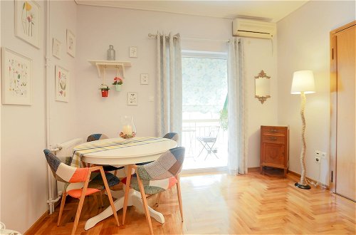 Foto 16 - Cosy & Bright 2 Bedroom Apartment in Koukaki