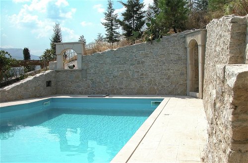 Foto 14 - Luxurious Villa in Malades Crete With Swimming Pool