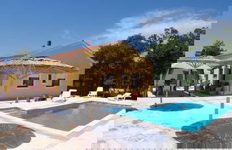 Photo 1 - Detached House at Country Side, Fenced Private Garden Ideal for 2 Fam, Wifi