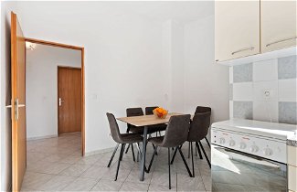 Foto 1 - Simplistic Apartment in Vir With Garden