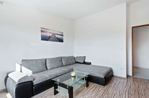 Foto 12 - Simplistic Apartment in Vir With Garden