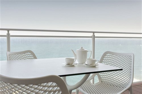 Foto 20 - Luxury Apt Ocean Views in Tigne Point, With Pool