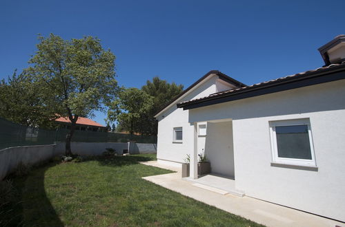 Photo 19 - Cosy and lovely Villa Trosti with a pool