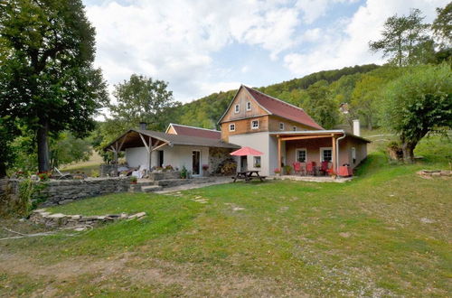 Foto 14 - Spacious Holiday Home With Pool and Covered Terrace in the Bohemian Uplands