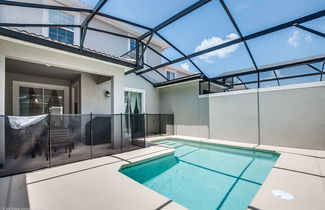 Foto 2 - Stylish Home w/ Private Pool, 10 Min. From Disney