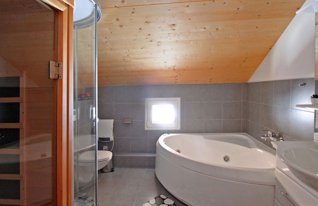 Chalet in Hohentauern Near Ski Lift - Foto 18