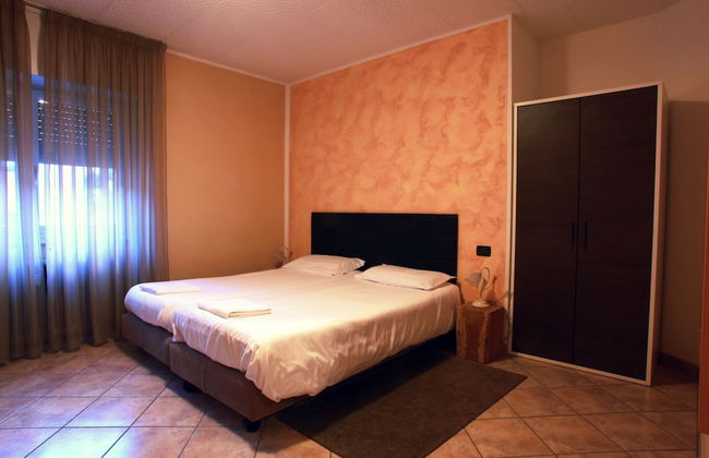 De La Tour - Foto 1