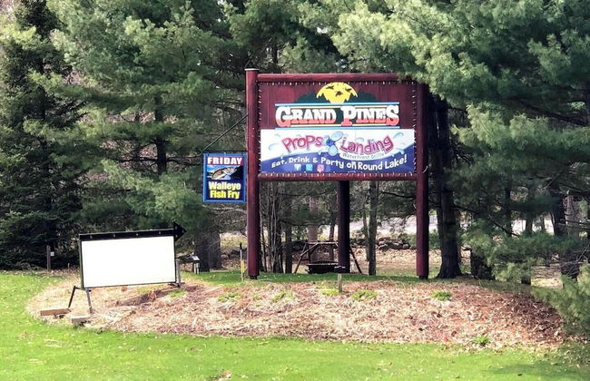 Grand Pines Cabin Number 2 - Foto 18