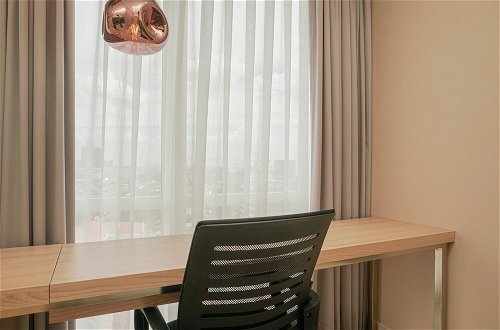 Photo 18 - Fabulous Menteng Park Studio Apartment