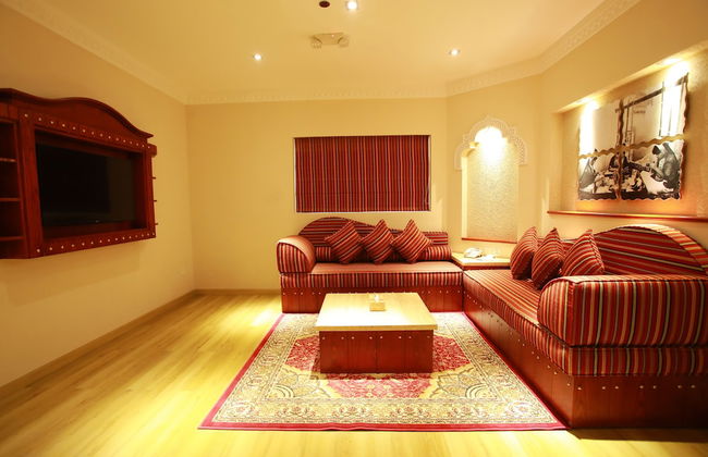 Al Liwan Suites Rawdat Al Khail - Photo 24