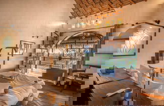 Foto 3 - Breathtaking Private Villa, 6 BR, Canggu With Staff