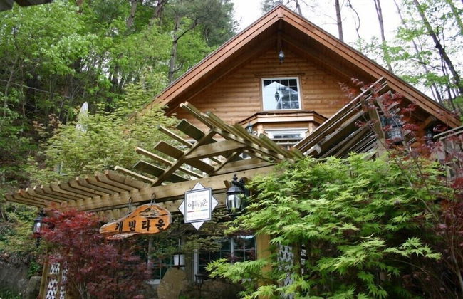 Cabin Town Pension - Photo 41