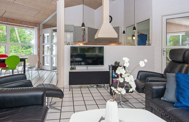 12 Person Holiday Home in Glesborg - Foto 10