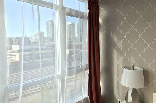 Photo 4 - Luxury 2BR Suites in the heart of Downtown Toronto