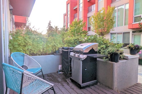 Foto 31 - Monki Di Executive Suites - GLAS - Luxury Inner City Home 3 min to Downtown w Private Rooftop Patio Fireplace