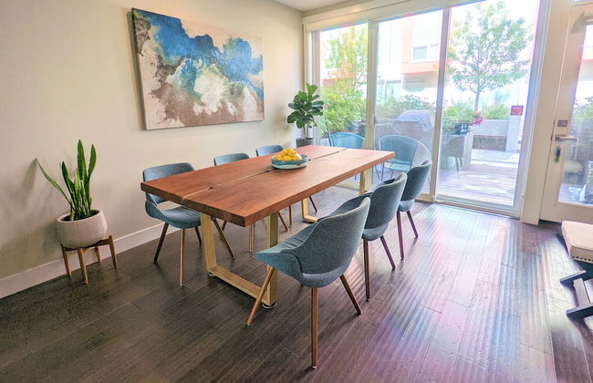 Monki Di Executive Suites - GLAS - Luxury Inner City Home 3 min to Downtown w Private Rooftop Patio Fireplace - Foto 1