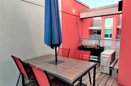 Photo 30 - Monki Di Executive Suites - GLAS - Luxury Inner City Home 3 min to Downtown w Private Rooftop Patio Fireplace