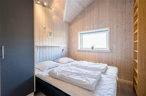 Photo 5 - 6 Person Holiday Home in Hvide Sande