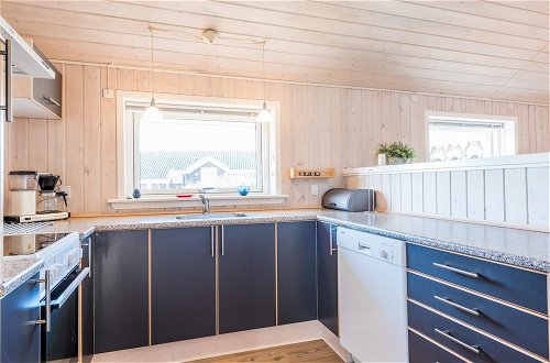 Photo 8 - 6 Person Holiday Home in Hvide Sande