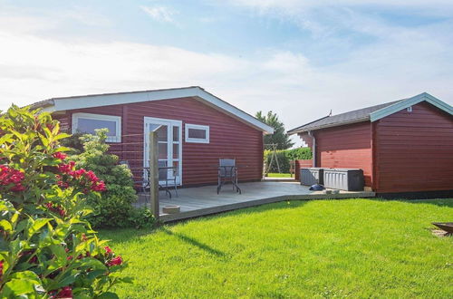 Photo 18 - Spacious Holiday Home in Hejls near Sea