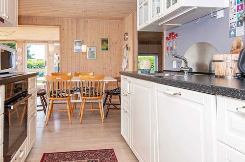 Photo 16 - Spacious Holiday Home in Hejls near Sea