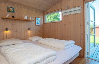 Photo 3 - Spacious Holiday Home in Hejls near Sea