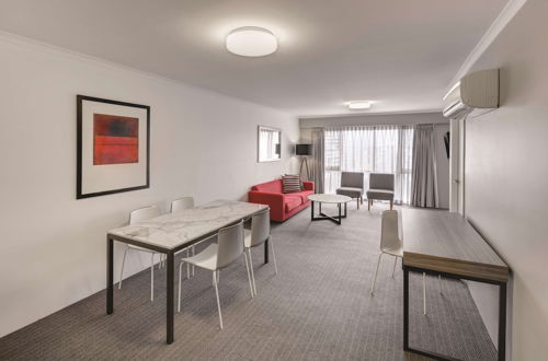 Photo 8 - Adina Serviced Apartments Canberra James Court