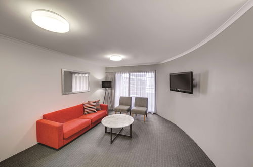 Photo 12 - Adina Serviced Apartments Canberra James Court