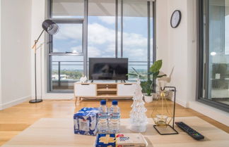 Photo 1 - 17th Level 1bed1bath APT Macquaire Park+wifi+view