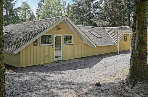 Photo 19 - 8 Person Holiday Home in Aakirkeby