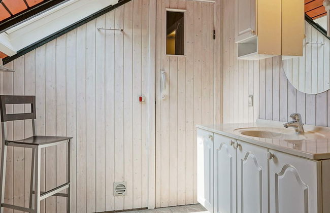 8 Person Holiday Home in Aakirkeby - Foto 13