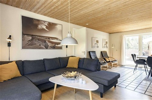 Foto 6 - 10 Person Holiday Home in Blavand