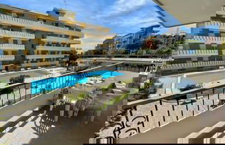 Foto 1 - Modern and Bright Apartment With Pool