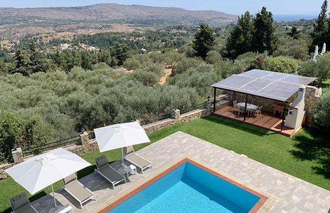 Villa Avra in Vrises - Photo 2