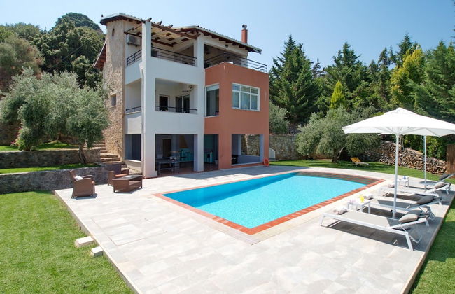 Villa Avra in Vrises - Photo 4